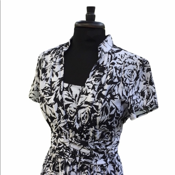 Black and White Print Dress - Picture 2 of 5